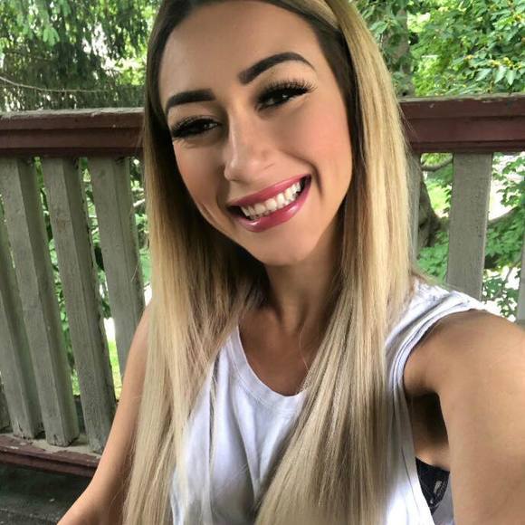 Meet your Posher, Sandra - Picture 1 of 1